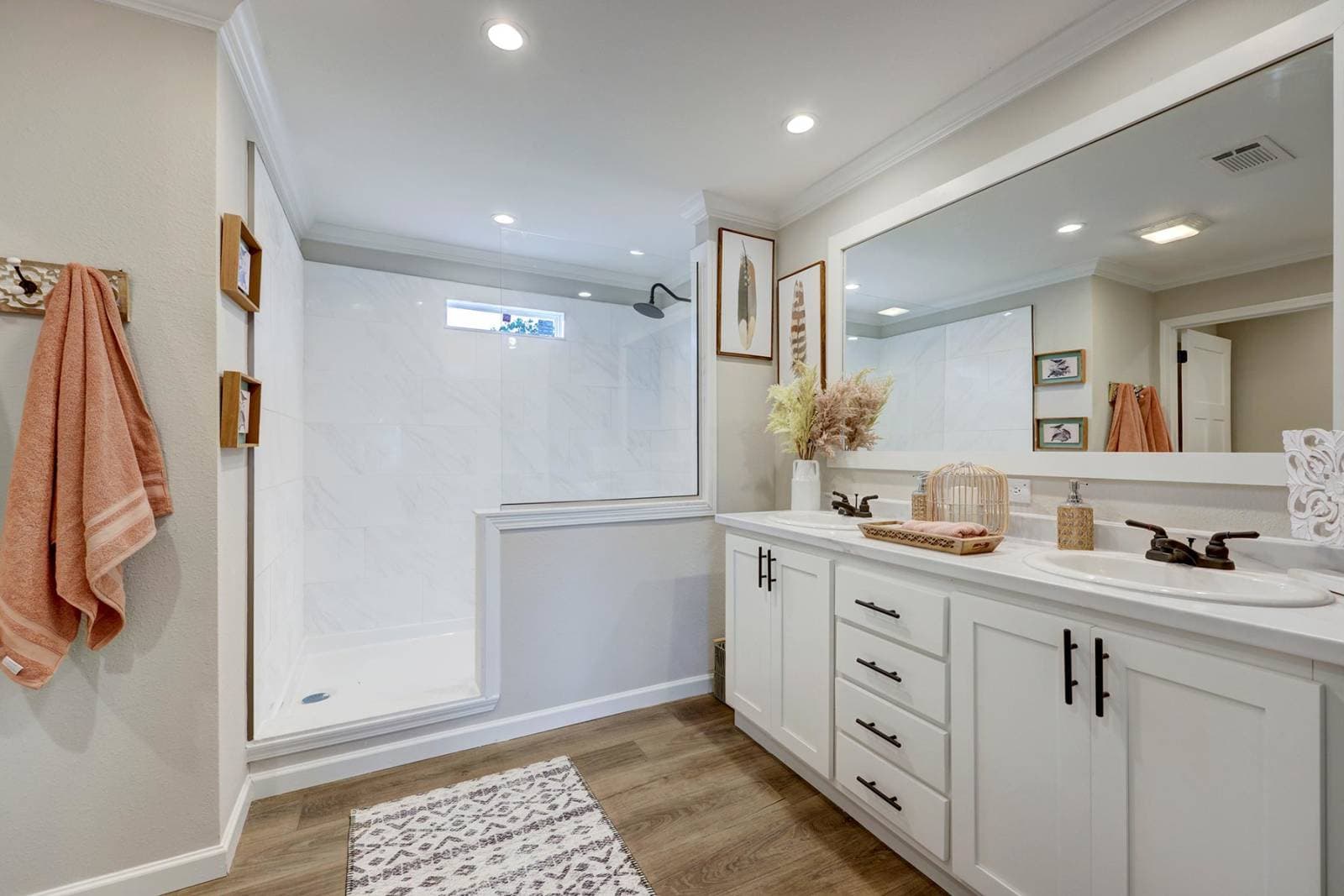 Titan extreme 2864h bathroom home features