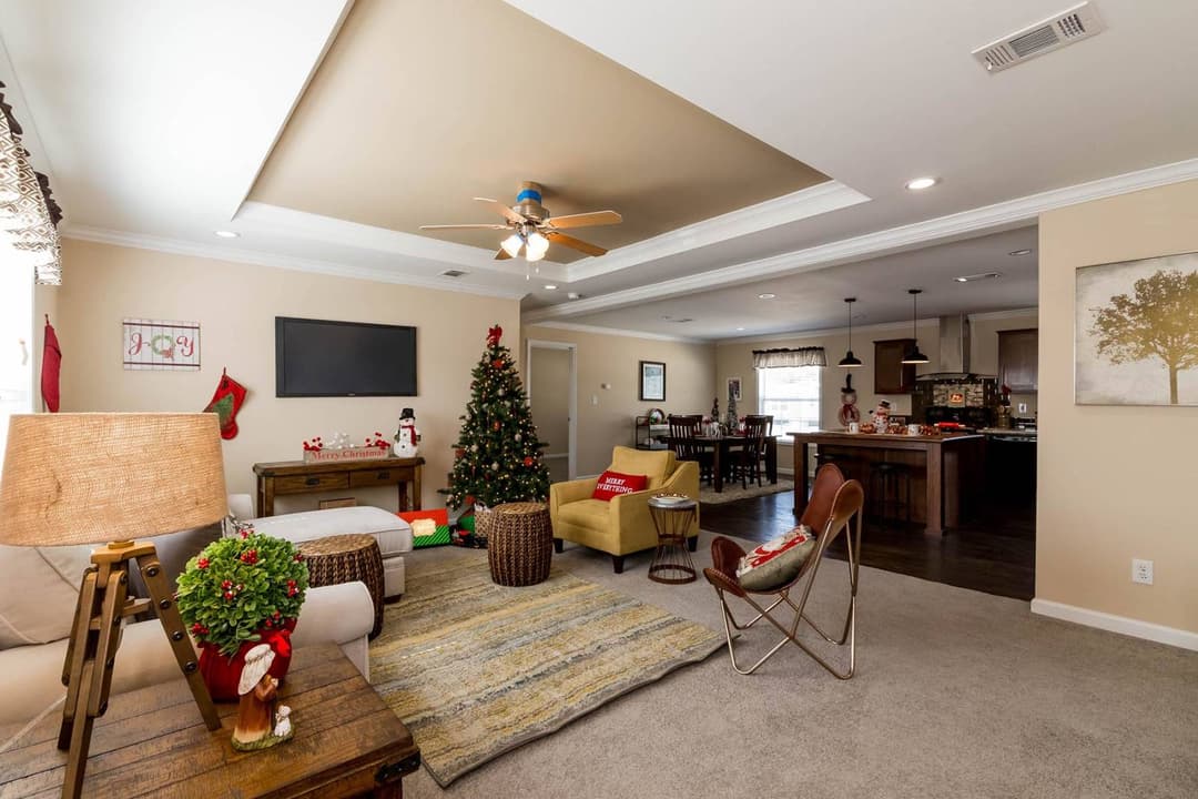 Titan extreme 3248e interior home features