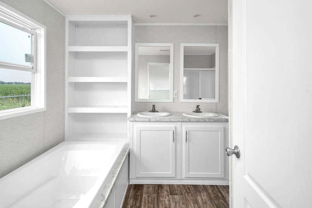 Valu maxx premier 16763a interior and bathroom home features