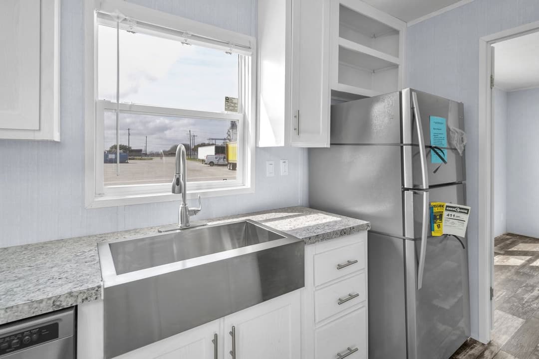 Alamo lite 16763r interior and kitchen home features