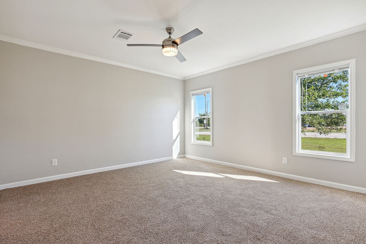 Innovation 3268h bedroom home features