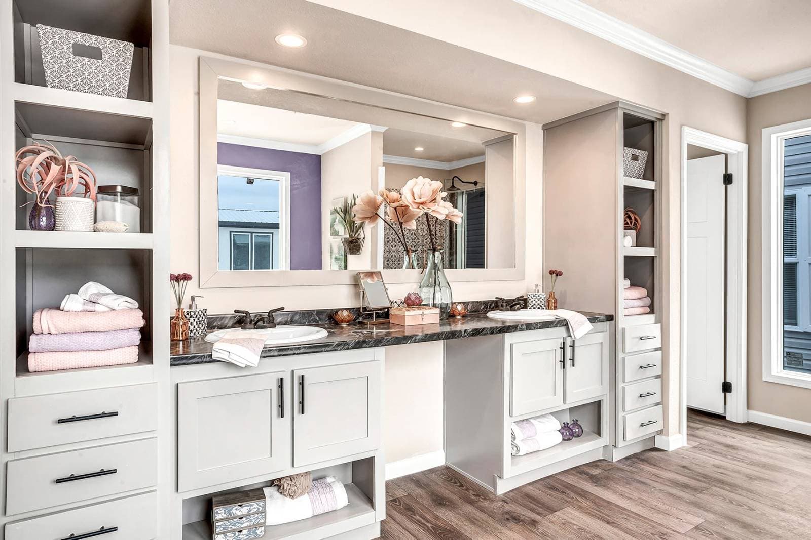 Titan extreme 3276f bathroom home features