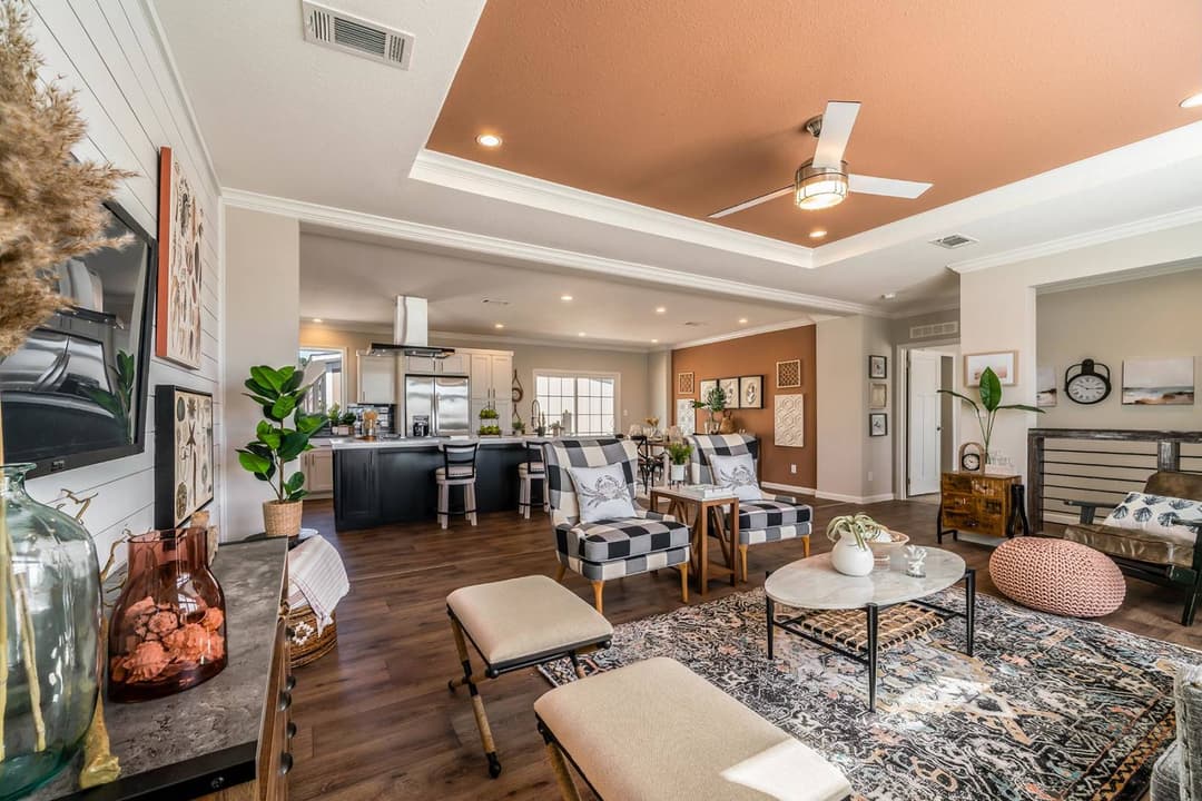 Titan extreme 3260h [the cypress] interior home features