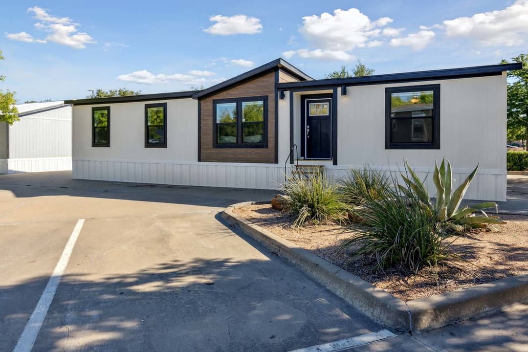 Kritzer 110 exterior and hero home features