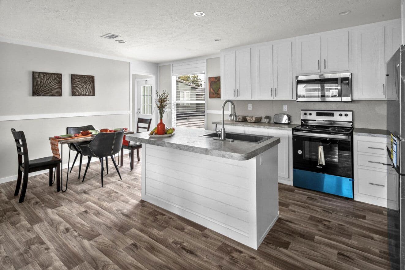 Valu 28483u interior and kitchen home features