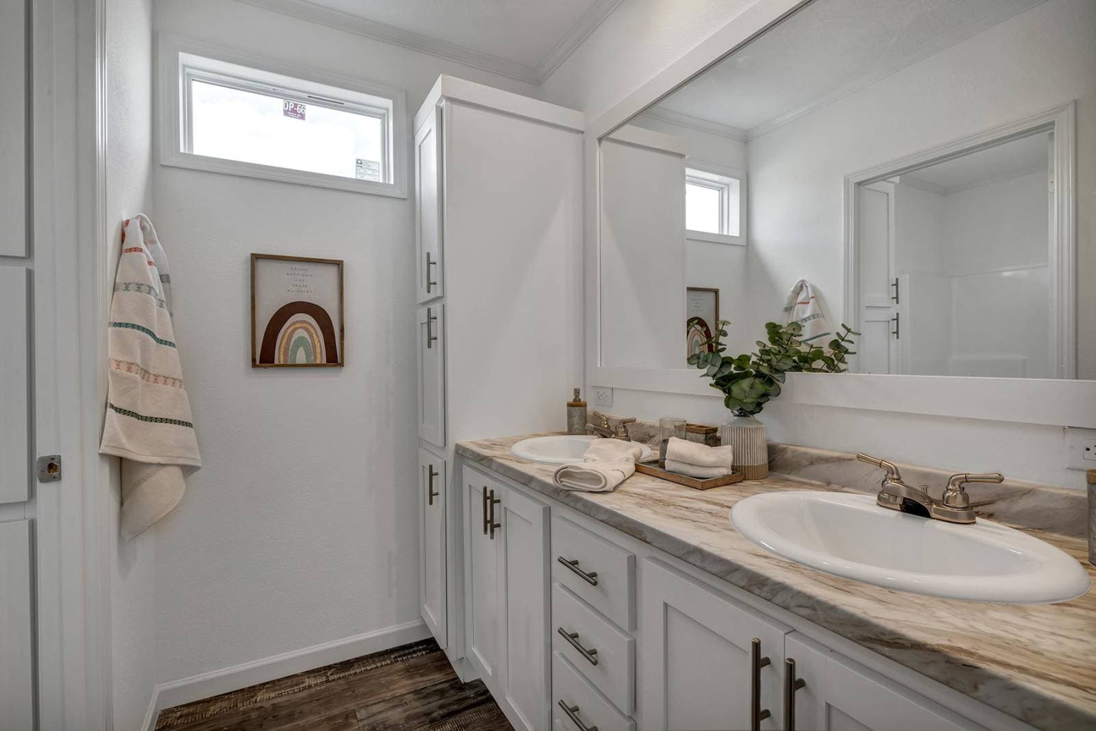 Titan extreme 3272c bathroom home features