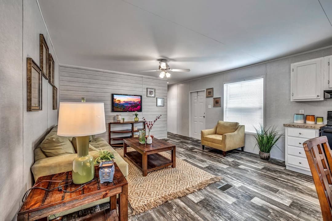 Rm1656a interior home features