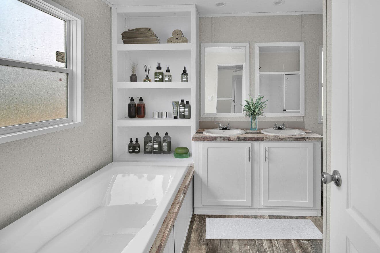 Valu premier 16763g interior and bathroom home features